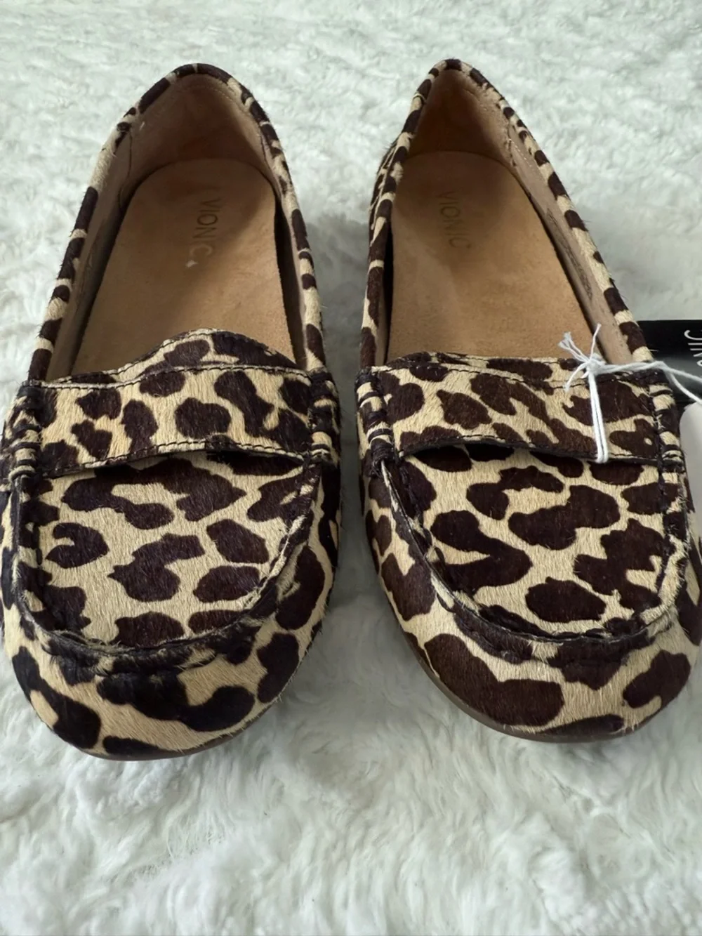 NEW VIONIC Larrun Calf Hair Leopard Print Loafers Slip-On Flats - Picture 3 of 13